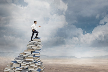 谁能给我一些蜘蛛、蜈蚣和蝎子的英文名